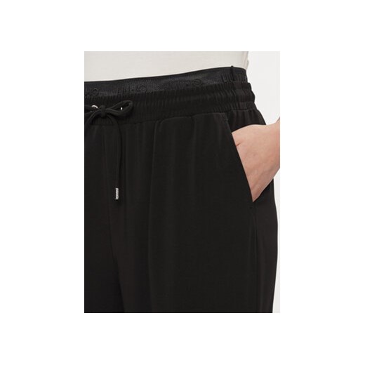 Liu Jo Spodnie materiałowe TA4059 T3784 Czarny Relaxed Fit Liu Jo M MODIVO