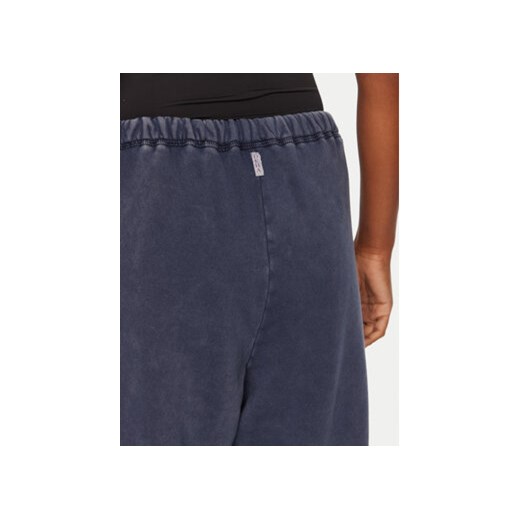 Deha Spodnie dresowe C12165 Granatowy Loose Fit Deha XS MODIVO