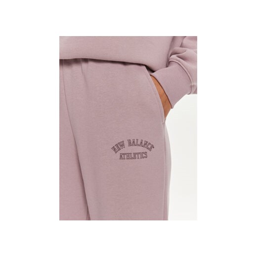New Balance Spodnie dresowe Graphic WP43500 Fioletowy Relaxed Fit New Balance L MODIVO