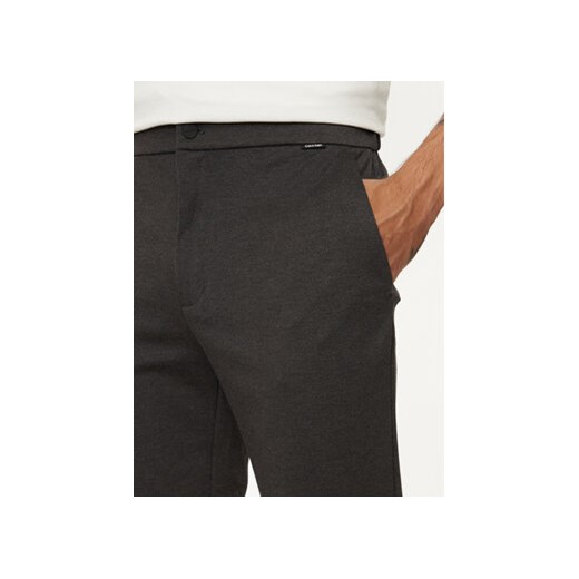 Calvin Klein Spodnie materiałowe K10K113647 Szary Comfort Fit Calvin Klein 33_34 MODIVO