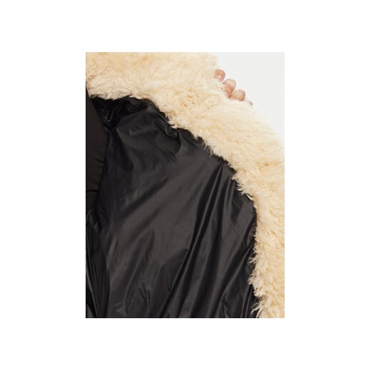 Patrizia Pepe Kożuch 2O0141 A542 Czarny Regular Fit Patrizia Pepe 46 MODIVO