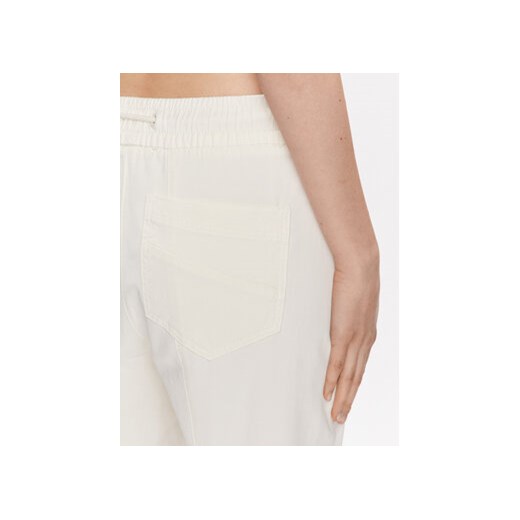 Marc Aurel Spodnie materiałowe 1651 2303 93180 Biały Regular Fit Marc Aurel 34 MODIVO