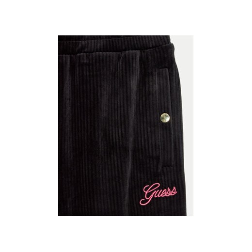 Guess Spodnie dresowe J4BQ13 KCH92 Czarny Relaxed Fit Guess 10Y MODIVO