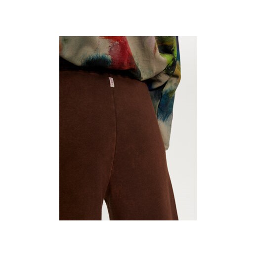 Deha Spodnie dresowe C12175 Brązowy Relaxed Fit Deha M MODIVO