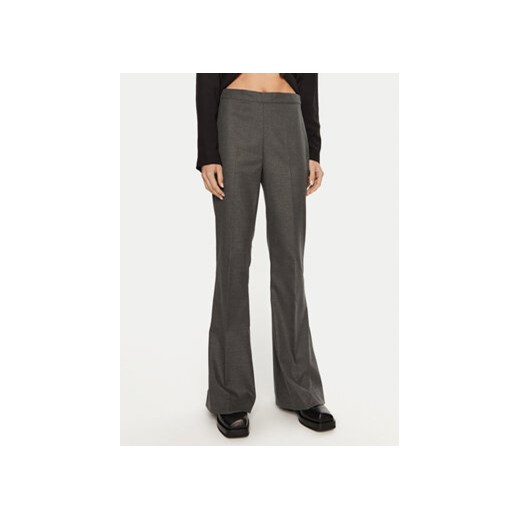 Gestuz Spodnie materiałowe Paula 10909377 Szary Flare Fit Gestuz 40 MODIVO