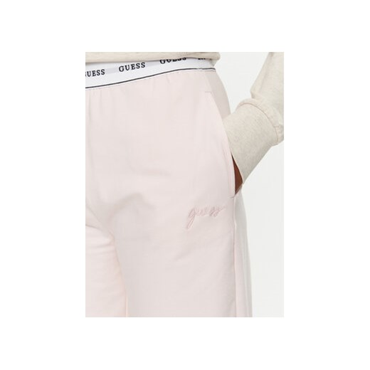 Guess Spodnie dresowe Carrie O3YB00 KBS91 Różowy Regular Fit Guess L MODIVO