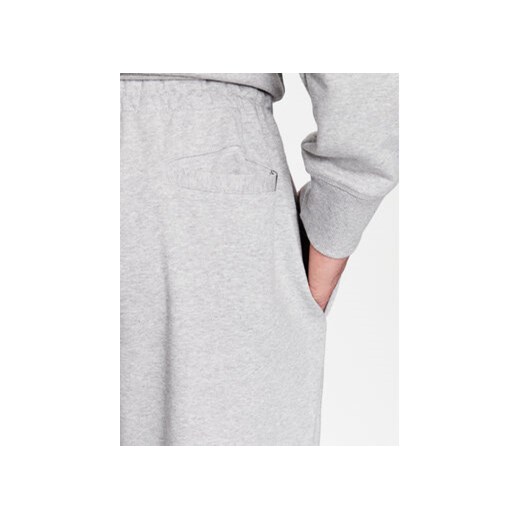 New Balance Spodnie dresowe MP31539 Szary Regular Fit New Balance S MODIVO