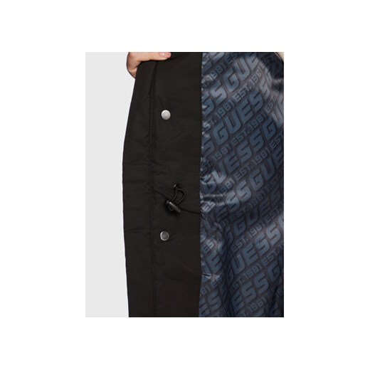 Guess Kurtka zimowa 4G V2BL09 WF330 Czarny Regular Fit Guess M MODIVO