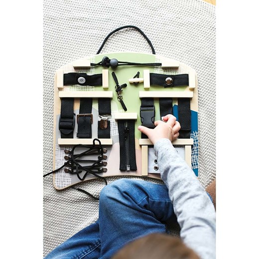 small foot Tablica motoryczna &quot;Locks and fastenings&quot; - 3+ Small Foot onesize okazja Limango Polska