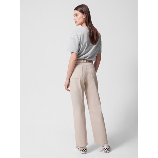 Damskie jeansy straight Outhorn  OTHWSS24TTROF723 - beżowe ze sklepu Sportstylestory.com w kategorii Jeansy damskie - zdjęcie 177576450