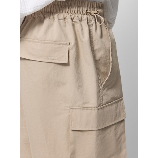 Męskie spodenki casual cargo Outhorn OTHWSS24TSHOM583 - beżowe Outhorn L Sportstylestory.com okazja