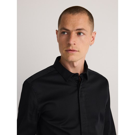 Reserved - Gładka koszula super slim fit - czarny ze sklepu Reserved w kategorii Koszule męskie - zdjęcie 177579844