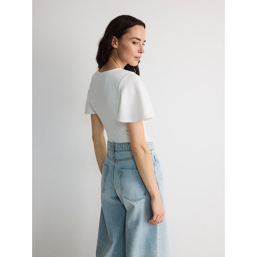 Reserved - Body z motylkowym rękawem - złamana biel ze sklepu Reserved w kategorii Bluzki damskie - zdjęcie 177582472