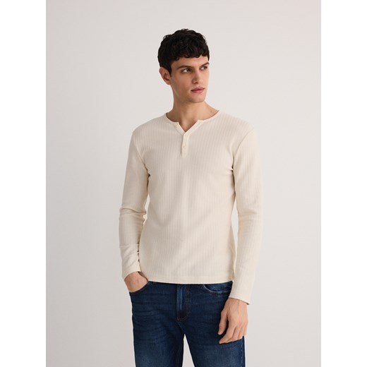 Reserved - Longsleeve slim fit w prążek - złamana biel ze sklepu Reserved w kategorii T-shirty męskie - zdjęcie 177585401