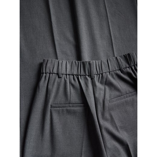 Reserved - Luźne spodnie z kantem - jasnoszary Reserved L Reserved