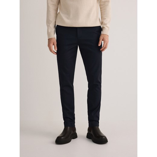 Reserved - Bawełniane spodnie chino slim - granatowy Reserved 33 Reserved
