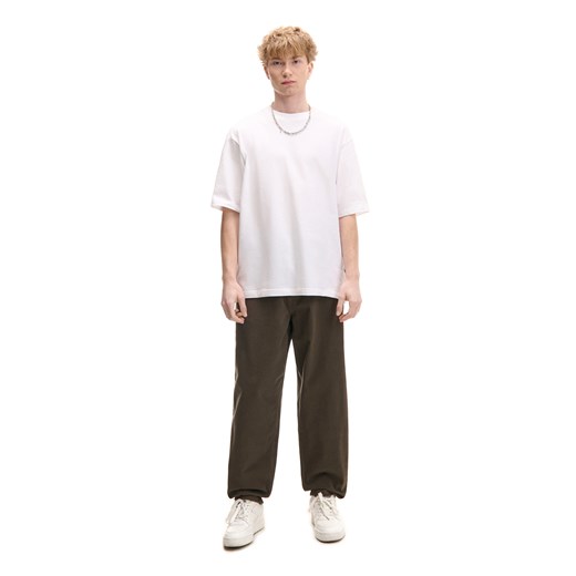 Cropp - Basicowa biała koszulka comfort - biały Cropp XXL Cropp