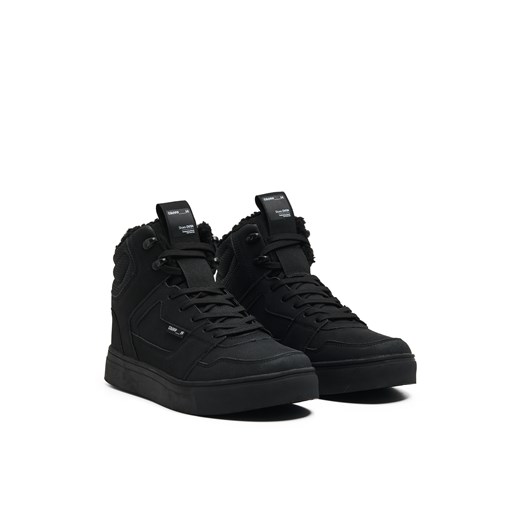 Cropp - Czarne sneakersy ze sztucznym barankiem - czarny Cropp 43 promocyjna cena Cropp