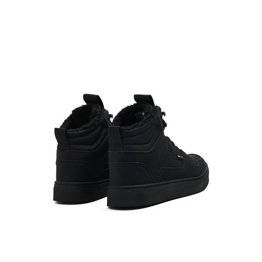 Cropp - Czarne sneakersy ze sztucznym barankiem - czarny Cropp 45 okazja Cropp