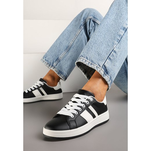 Czarne Płaskie Sneakersy z Paskiem Quinesi ze sklepu renee.pl w kategorii Buty sportowe damskie - zdjęcie 177654212