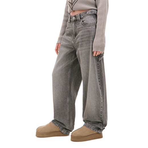 Cropp - Szare jeansy skater z wysokim stanem - szary ze sklepu Cropp w kategorii Jeansy damskie - zdjęcie 177701834