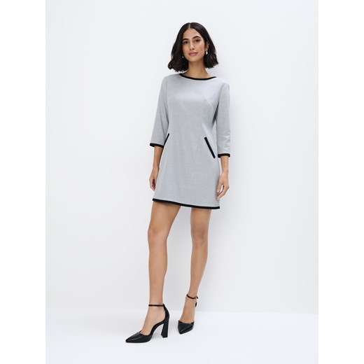 Mohito - Elegancka szara sukienka mini - szary ze sklepu Mohito w kategorii Sukienki - zdjęcie 177702381