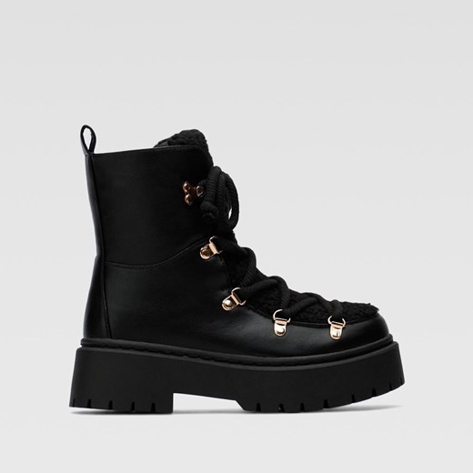 Botki DeeZee H040303-01 ze sklepu ccc.eu w kategorii Workery damskie - zdjęcie 177705363