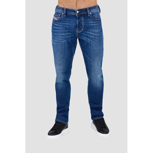 DIESEL Niebieskie męskie Jeansy 1986 LARKEE-BEEX, Rozmiar 36/32 ze sklepu outfit.pl w kategorii Jeansy męskie - zdjęcie 177706654