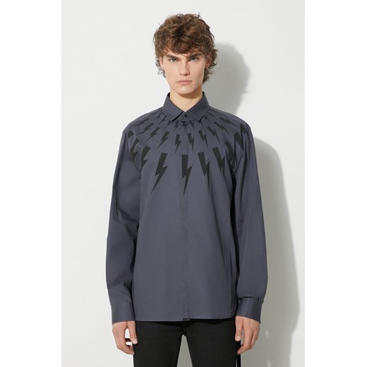 Neil Barett koszula bawełniana LOOSE FAIR-ISLE THUNDERBOLT męska kolor niebieski relaxed z kołnierzykiem klasycznym PBCM173.V003S.3543 ze sklepu ANSWEAR.com w kategorii Koszule męskie - zdjęcie 177729140