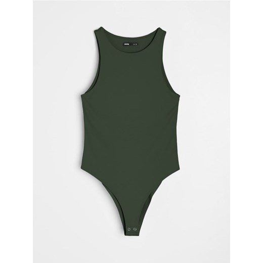 Sinsay - Body basic z okrągłym dekoltem - khaki Sinsay M Sinsay