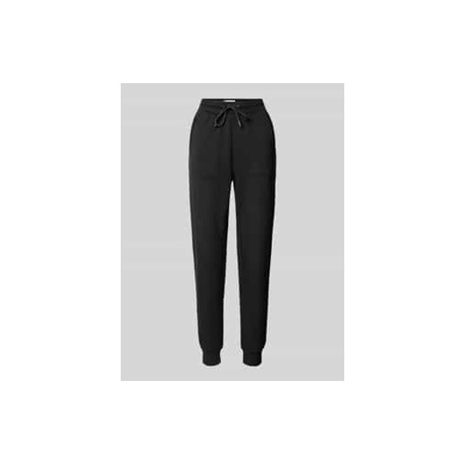 Spodnie dresowe o kroju slim fit z tunelem ze sklepu Peek&Cloppenburg  w kategorii Spodnie damskie - zdjęcie 177818712