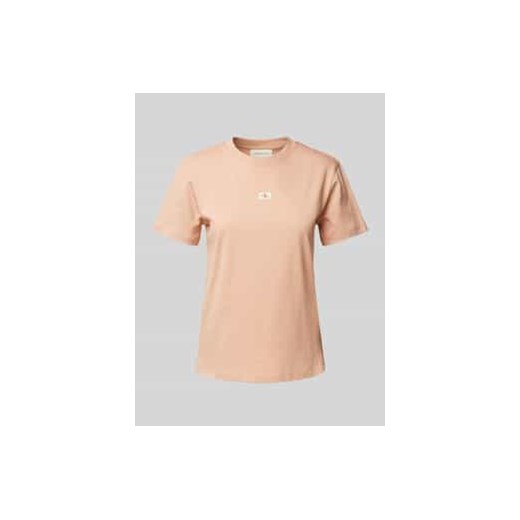 T-shirt o kroju regular fit z naszywką z logo ze sklepu Peek&Cloppenburg  w kategorii Bluzki damskie - zdjęcie 177840784