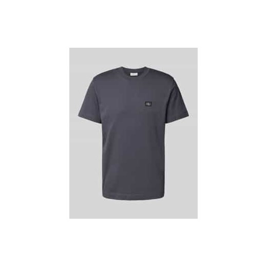 T-shirt o kroju regular fit z naszywką z logo ze sklepu Peek&Cloppenburg  w kategorii T-shirty męskie - zdjęcie 177844020