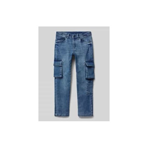 Jeansy o kroju regular fit z kieszeniami cargo ze sklepu Peek&Cloppenburg  w kategorii Spodnie chłopięce - zdjęcie 177846751
