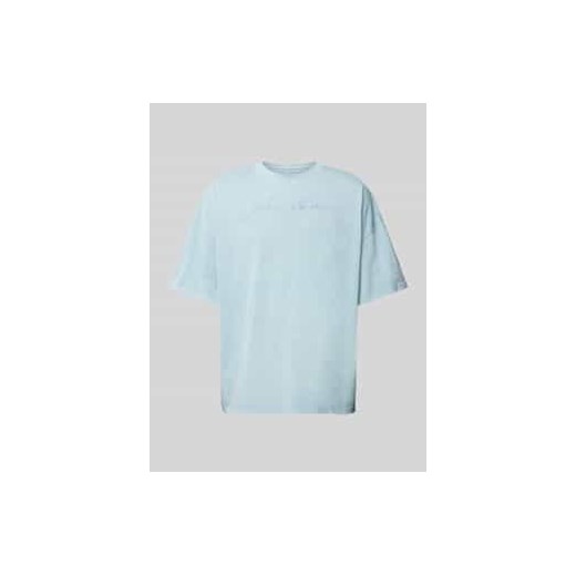 T-shirt o pudełkowym kroju z wyhaftowanym logo ze sklepu Peek&Cloppenburg  w kategorii T-shirty męskie - zdjęcie 177860721