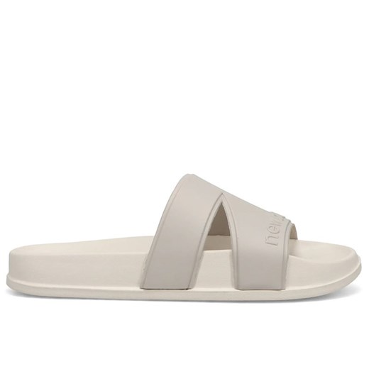 Klapki New Balance SUF20SU3 - beżowe ze sklepu streetstyle24.pl w kategorii Klapki damskie - zdjęcie 177862534