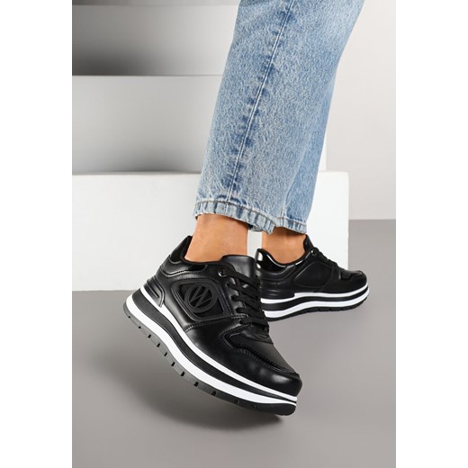 Czarne Sneakersy na Grubej Podeszwie z Ozdobną Aplikacją Arivirae ze sklepu born2be.pl w kategorii Buty sportowe damskie - zdjęcie 177892412