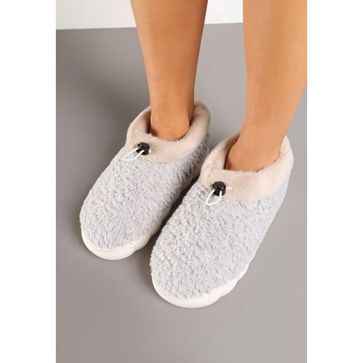 Szare Kapcie Vices z Futerkiem i Dodatkowym Ściągaczem Calavina - id: C69-39-GREY - marki Renee - 177892610 Szare Kapcie Vices z Futerkiem i Dodatkowym Ściągaczem Calavina ze sklepu renee.pl w kategorii Kapcie damskie - zdjęcie 177892610