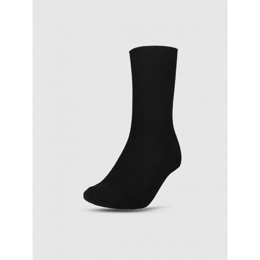 Damskie skarpetki casual Outhorn OTHWAW24USOCF305 - czarne ze sklepu Sportstylestory.com w kategorii Skarpetki damskie - zdjęcie 177895064
