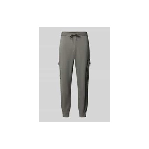 Spodnie cargo o kroju tapered fit z kieszenią z tyłu model ‘Urbanex’ ze sklepu Peek&Cloppenburg  w kategorii Spodnie męskie - zdjęcie 177947361