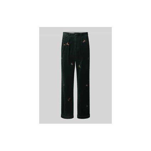 Spodnie sztruksowe o kroju relaxed fit z wyhaftowanym motywem model 'WHITMAN' ze sklepu Peek&Cloppenburg  w kategorii Spodnie męskie - zdjęcie 177949603