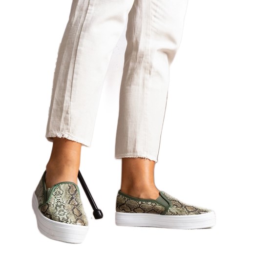 Zielone tenisówki Slip On Irving ze sklepu ButyModne.pl w kategorii Trampki damskie - zdjęcie 177967624
