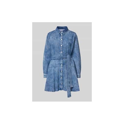 Sukienka jeansowa z wiązanym paskiem ze sklepu Peek&Cloppenburg  w kategorii Sukienki - zdjęcie 178039943