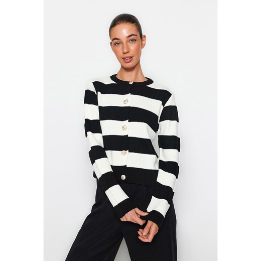 Sweter damski Trendyol jesienny 