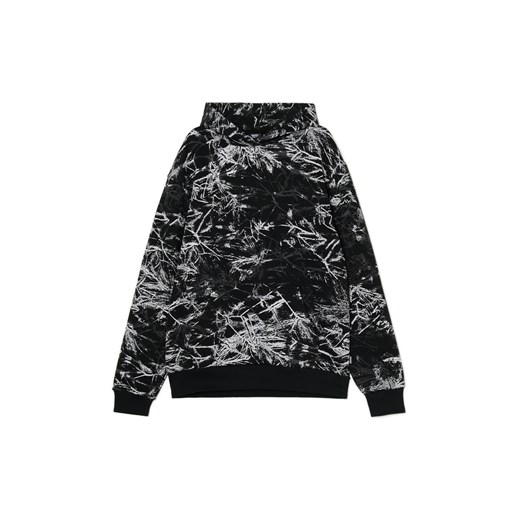 Cropp - Czarna bluza hoodie z kontrastowym nadrukiem - czarny ze sklepu Cropp w kategorii Bluzy męskie - zdjęcie 178091152