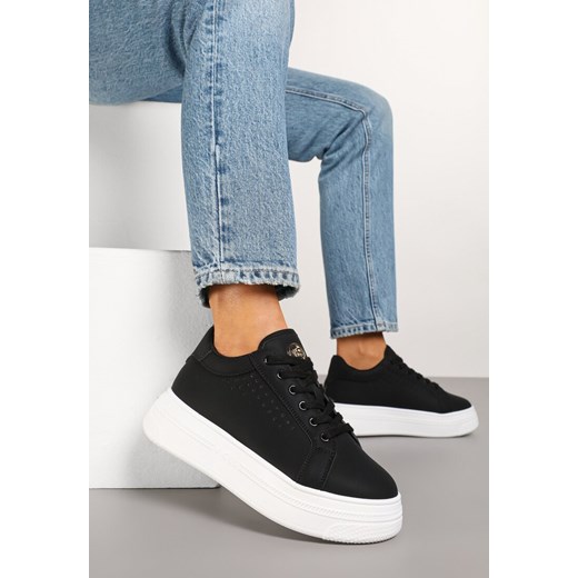 Czarne Sneakersy Vices na Platformie Ozdobione Napisem i Perforacją Nonaritha ze sklepu renee.pl w kategorii Buty sportowe damskie - zdjęcie 178115330