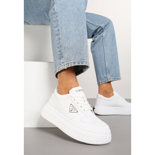 Białe Sneakersy Vices na Platformie z Perforacją i Geometryczną Aplikacją Vilvesia ze sklepu renee.pl w kategorii Buty sportowe damskie - zdjęcie 178115342