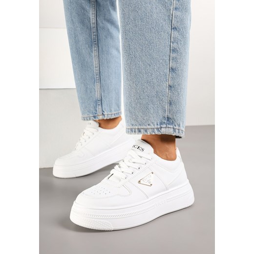 Białe Sneakersy Vices na Grubej Podeszwie z Geometryczną Ozdobą i Perforacją Karvesa ze sklepu born2be.pl w kategorii Buty sportowe damskie - zdjęcie 178119503