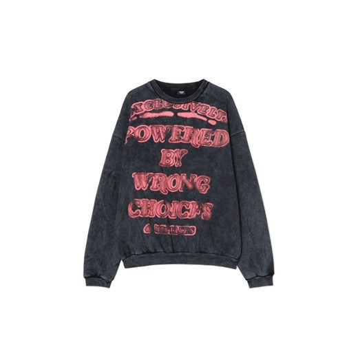 Cropp - Bluza ze sloganem z efektem sprania - czarny ze sklepu Cropp w kategorii Bluzy męskie - zdjęcie 178120410