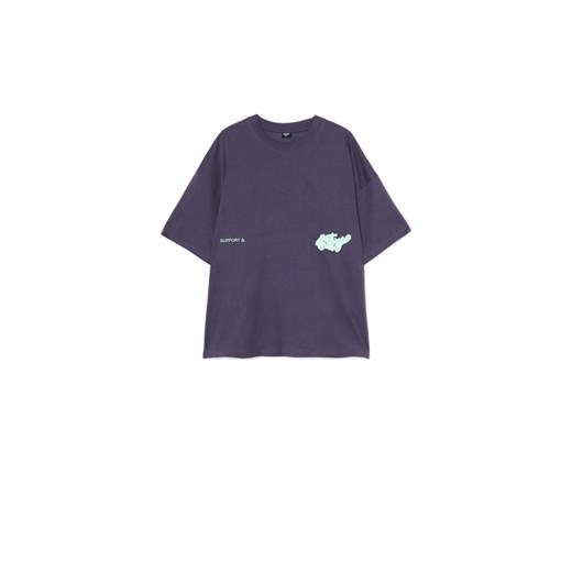 Cropp - Szary T-shirt boxy z nieregularnym nadrukiem - szary ze sklepu Cropp w kategorii T-shirty męskie - zdjęcie 178142014